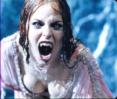 elena-anaya-sexy-vampira-in-van-helsing-4184